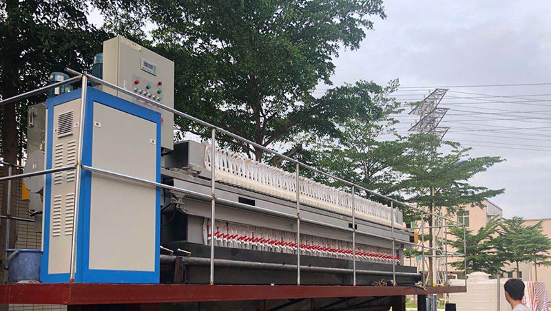 金凱地新型廂式壓濾機(jī)型號(hào)齊全,歡迎選購 金凱地新型廂式壓濾機(jī)型號(hào)齊全,歡迎選購