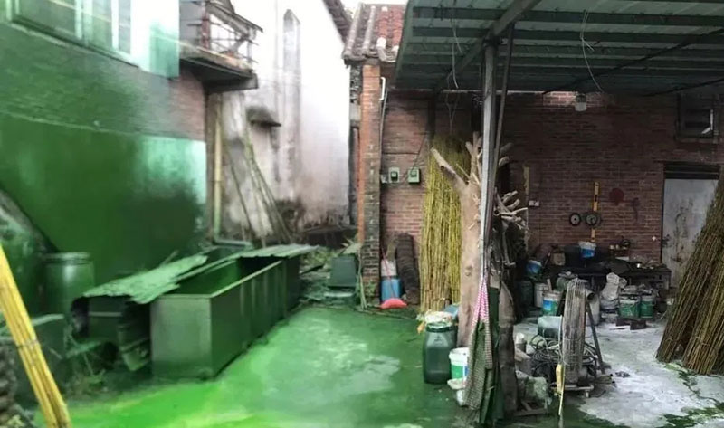 觸目驚心!水全都“染綠”了!多家企業(yè)被查處! 觸目驚心!水全都“染綠”了!多家企業(yè)被查處!