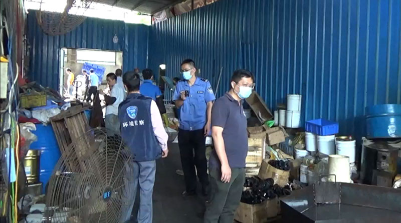 觸目驚心!水全都“染綠”了!多家企業(yè)被查處! 觸目驚心!水全都“染綠”了!多家企業(yè)被查處!